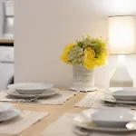 Διαμέρισμα Bright In Center With Two Bedrooms And Balcony By Renters