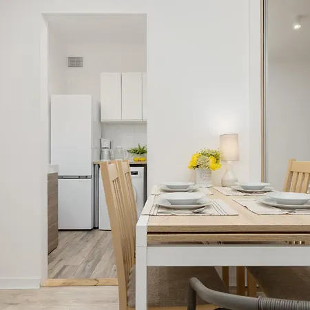Bright In Center With Two Bedrooms And Balcony By Renters Apartment *