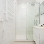 Bright In Center With Two Bedrooms And Balcony By Renters * ורשה