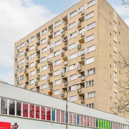Bright In Center With Two Bedrooms And Balcony By Renters דירה ורשה